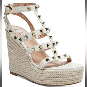 SCOUTT white studded wedges